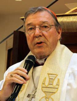 Cardenal Pell: documento sinodal es “popurrí”, hostil a la tradición, efusión tipo “Nueva Era”
